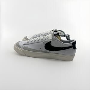 Nike Women's Blazer Low 77 DC4769-102 White/Black Women's Size 9.5 NEW